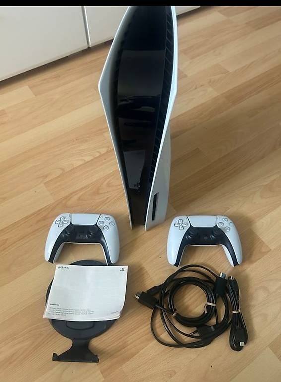 Console: PS5 mit 2 Controller DISC VERSION – Usato da Egerkingen venduto da X3N
