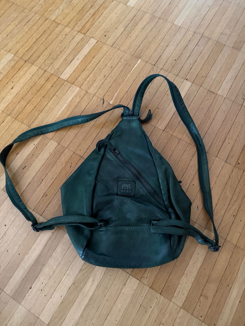 Rucksäcke: Rucksack Bear Design Leder grün – Gebraucht aus Zürich von congenium 1