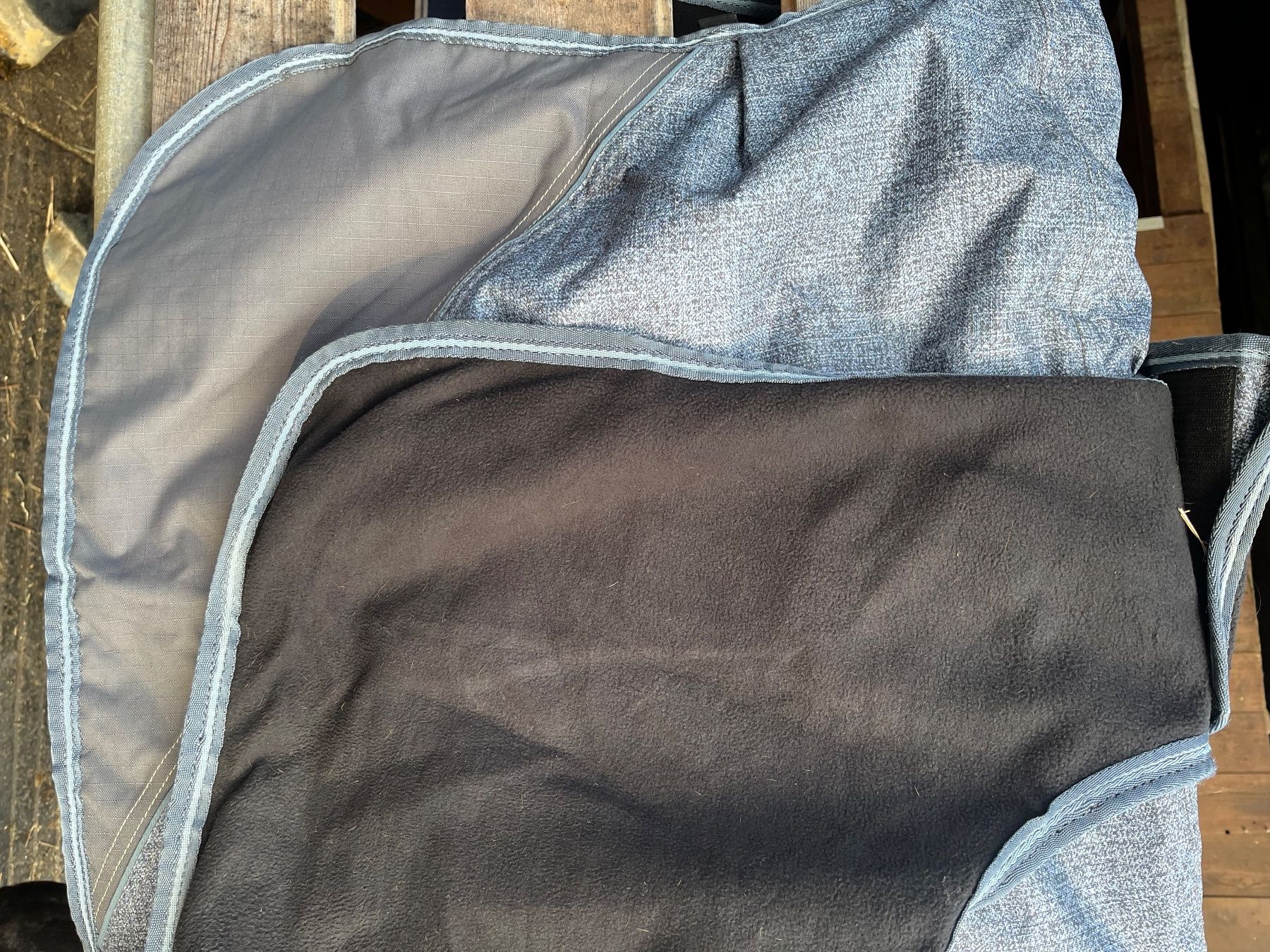 Coperte & Accessori: Regenausreitdecke – Usato da Hütten venduto da leo_nsw9 1