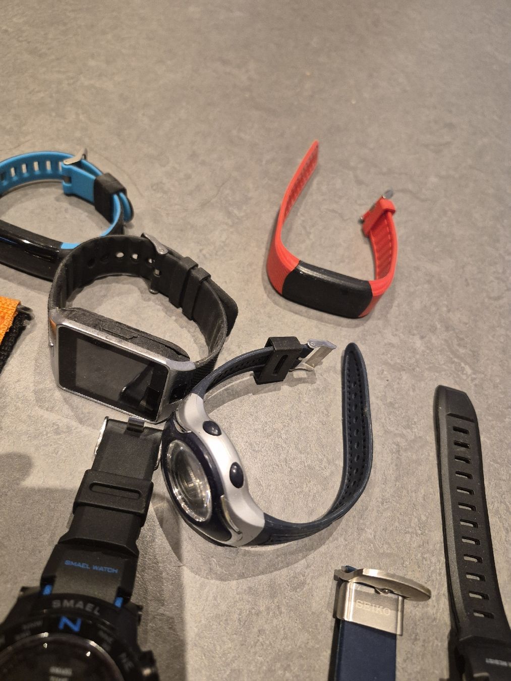 Orologi:  Viele verschidene Uhren – Usato da Oberegg venduto da kev_58s7 3