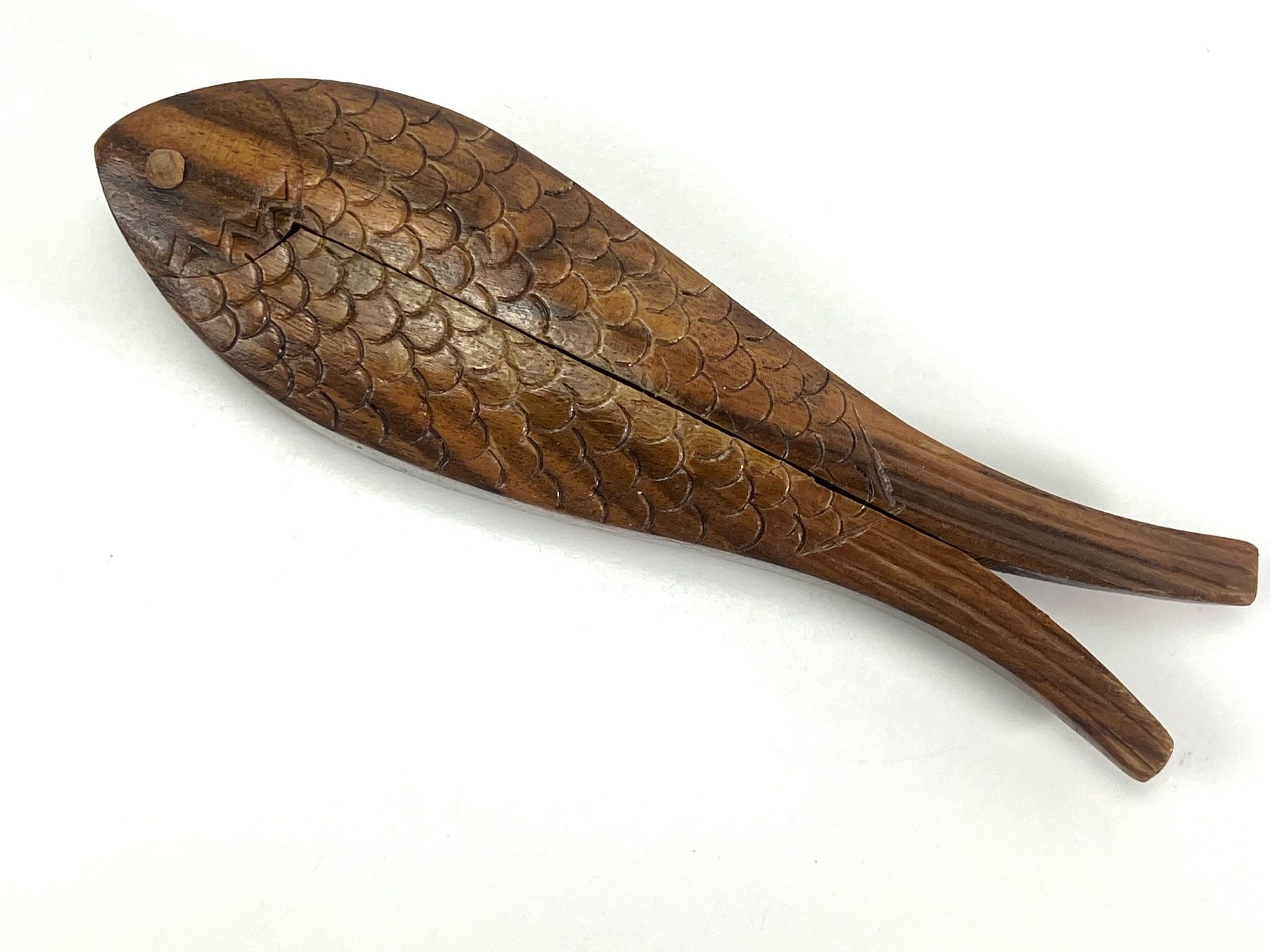 Küchengeräte: Holz Nussknacker Fisch geschnitzt – Gebraucht aus Zürich von Arche_Brockenhaus