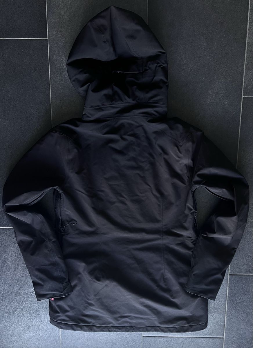 Volcom Jacken: Volcom Gore-Tex Jacke schwarz Grösse M – Gebraucht aus Wil / ZH von Fellow16 2