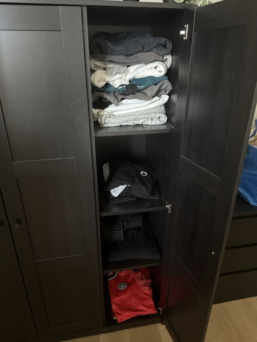 Ikea Armadi: Ikea Kleiderschrank – Usato da Goldach venduto da Swiizzy27 2
