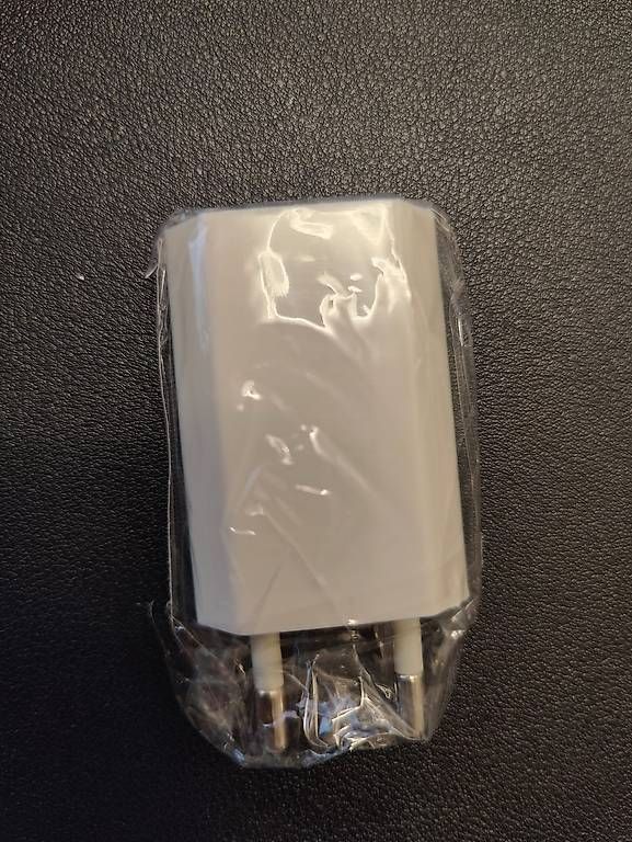 Ladegeräte: USB Ladegerät (ohne Kabel), neu – Neu und originalverpackt aus Stäfa von TBStaefa 3