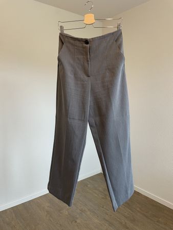 Hose von Zara, grau, hohe Taille, grosse M .