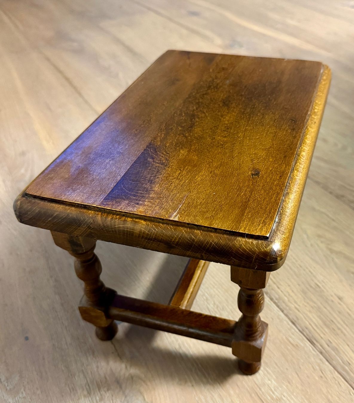Hocker: Herziges, altes Schemeli Hocker Schemel alt Holz – Gebraucht aus Rothrist von Luckywinner 8