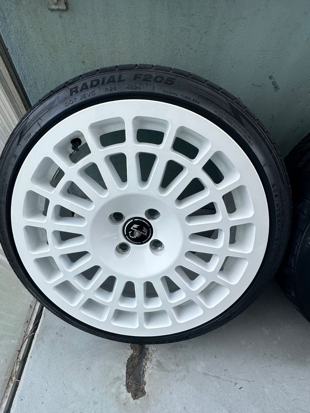 Abarth Cerchioni: Fiat 500 Abarth  withe 17" Felgen  4x98 – Usato da Rüti ZH venduto da Abarth75 7