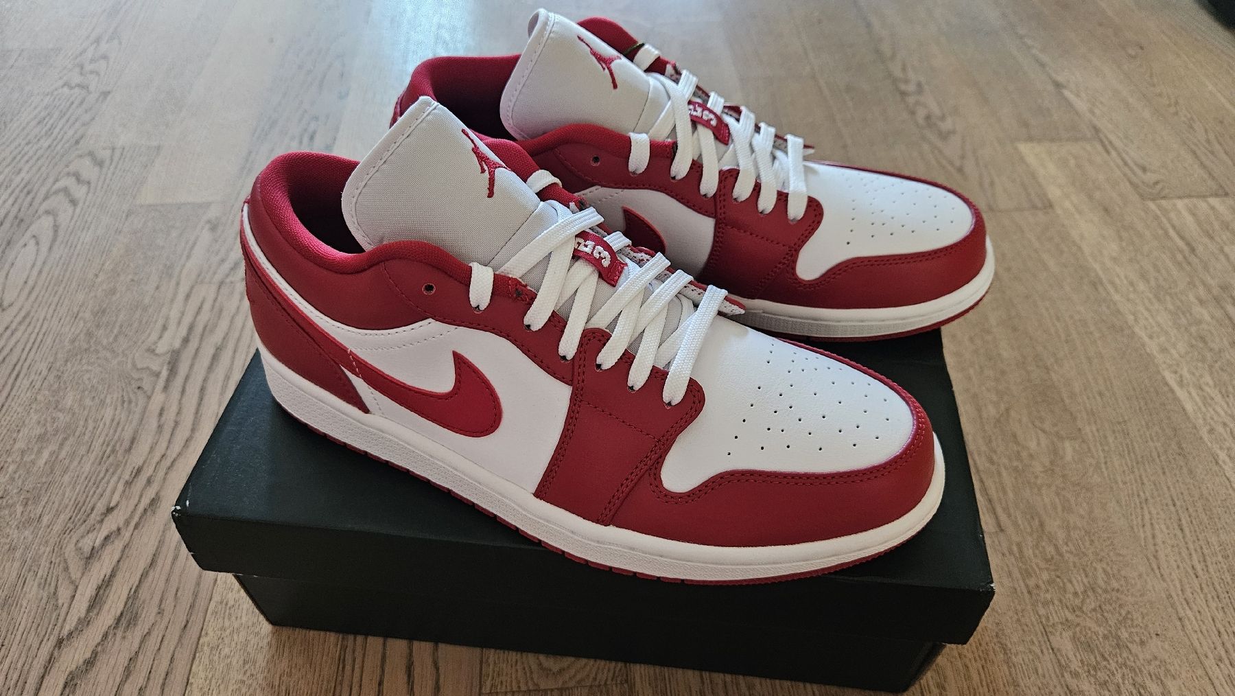 Jordan Herrenschuhe: Air Jordan 1Low – Neu und originalverpackt aus Bülach von Qli_s9fg 1