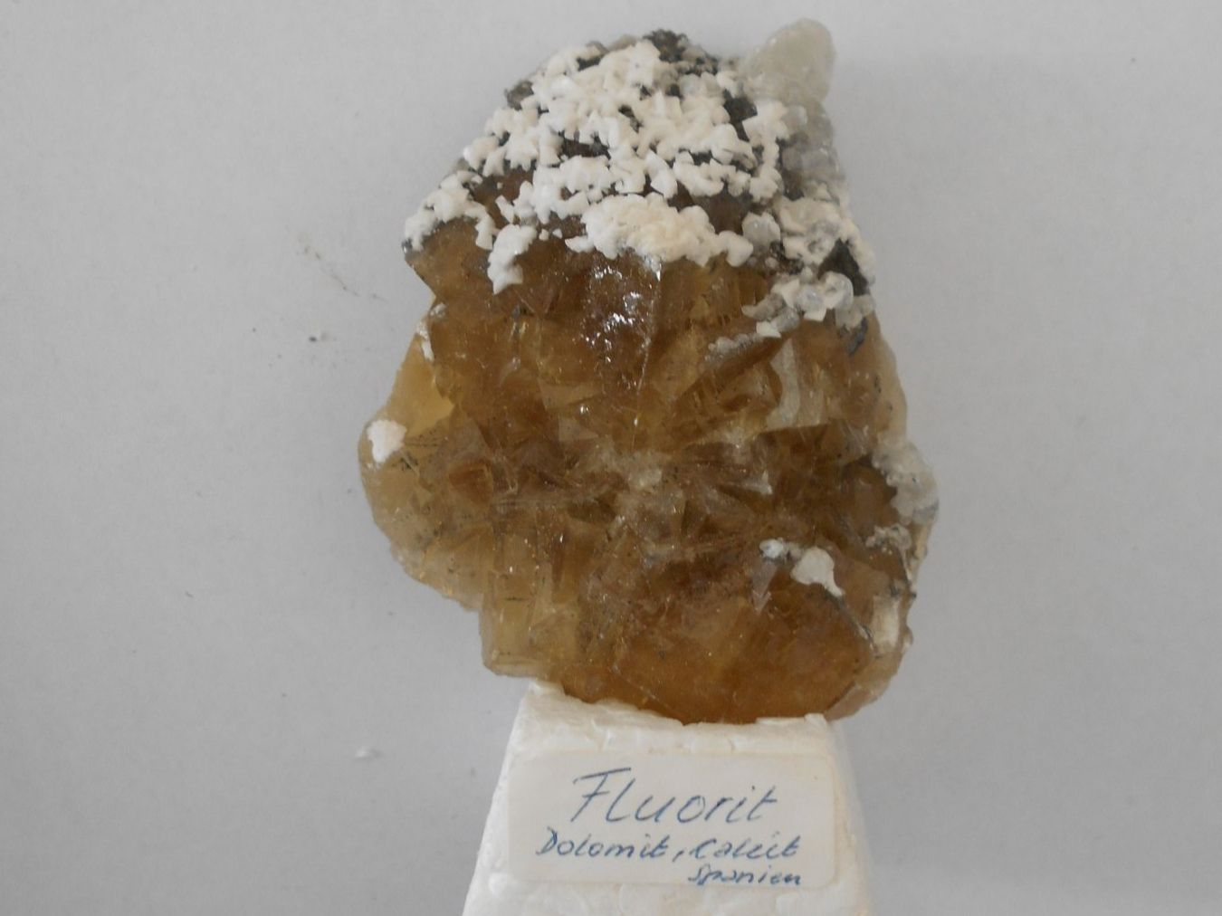 Minéraux & Lithothérapie: Fluorit mit Dolomit und Calcit Spanien – Neuf (Voir description) à Zürich par AllesStein007