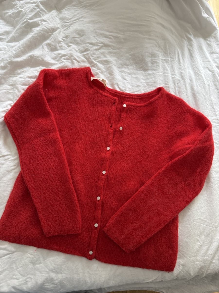 Sezane Pullover & Sweatshirts: Sezane Gaspard rot Gr. XS  – Gebraucht aus Allschwil von TanjaS94