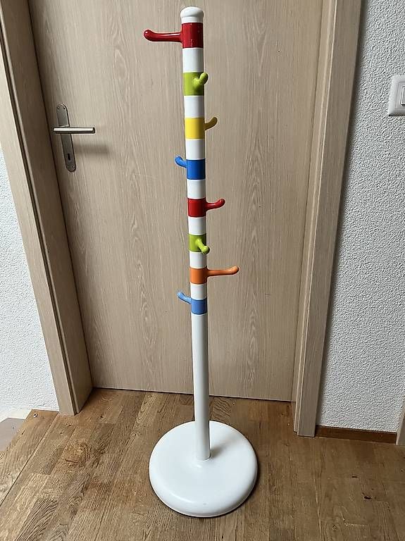 Guardaroba: Kinder Kleiderständer – Usato da Rickenbach LU venduto da Maxianer