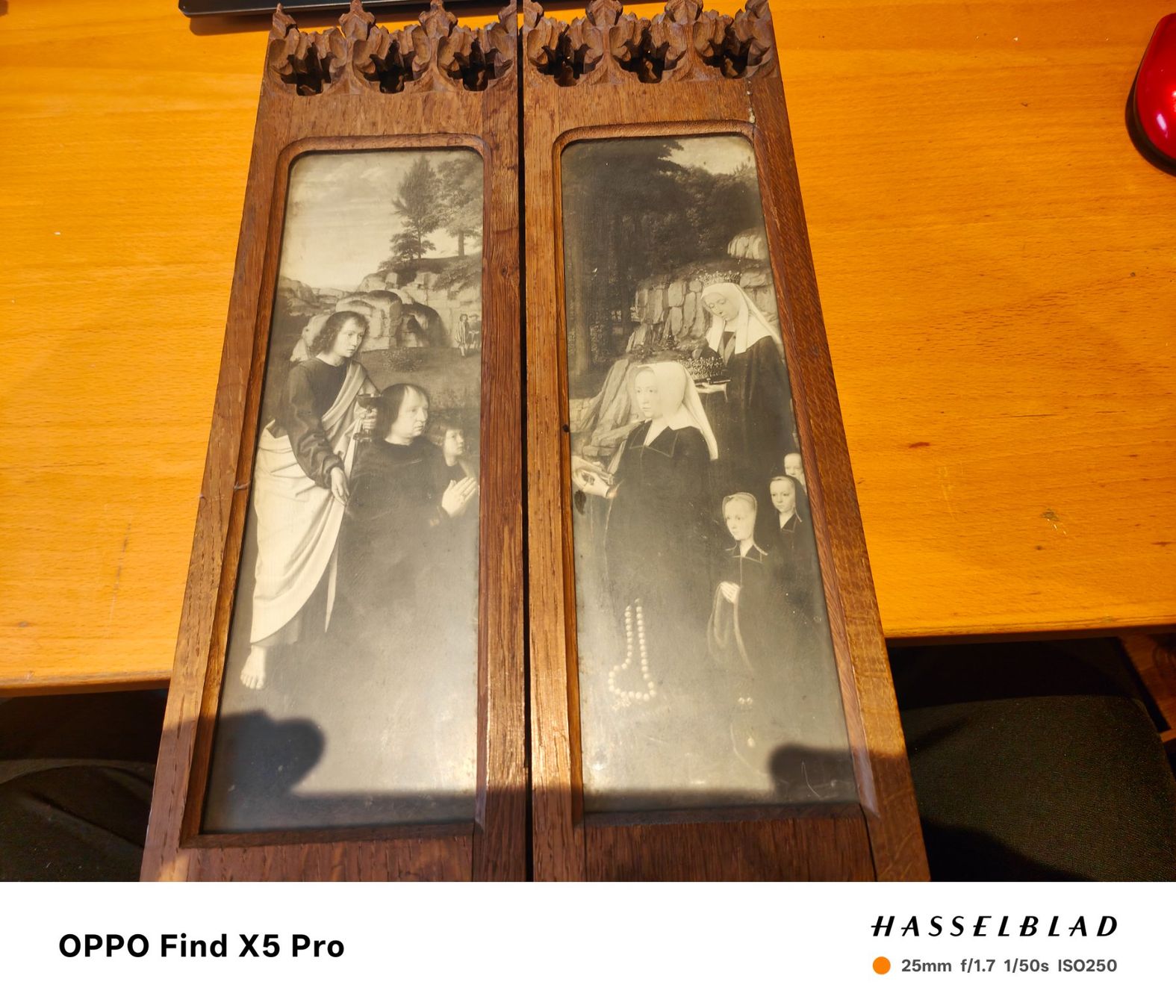 Poster & Bilder: Antikes Triptychon mit religioese Motive, Holzrahmen! – Gebraucht aus Basel von M2 4