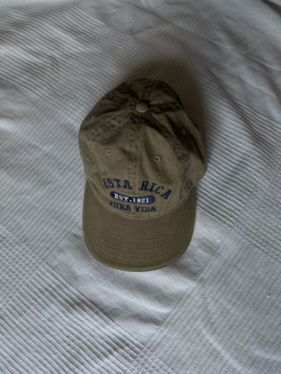 Copricapi, berretti & cappellini: Costa Rica Cap Beige – Usato da Zürich venduto da edit_closet