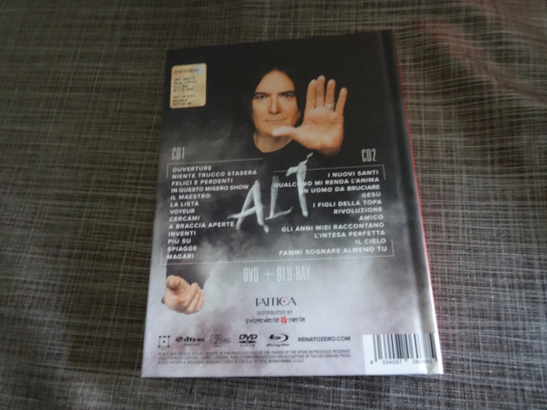 Tous les DVDs: Renatozero - Alt in Tour BLU-RAY/DVD/CD – D'occasion à Olten par Disc-Verkauf 2