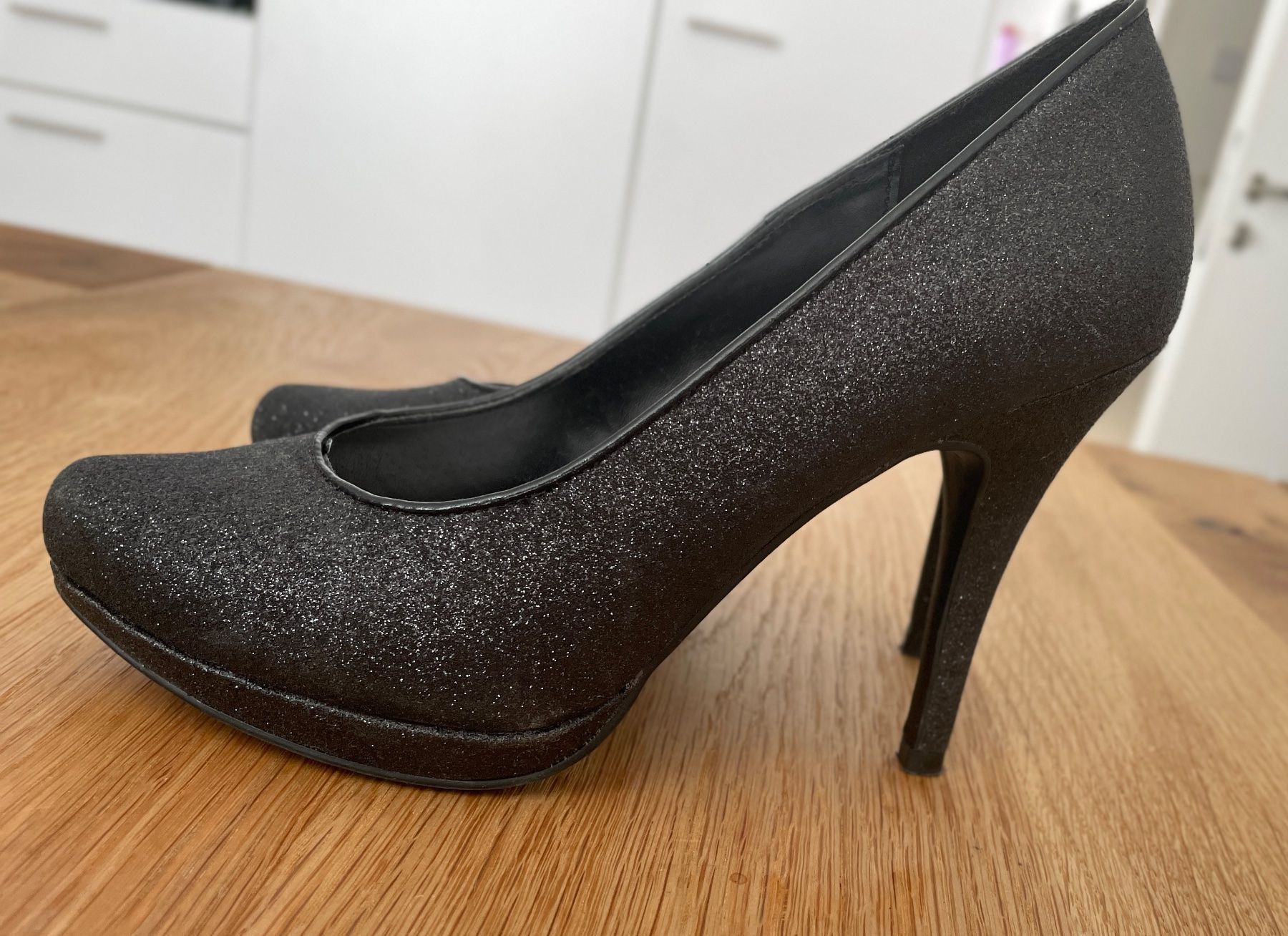 Scarpe da donna: High Heel Pumps Gr. 37 – Nuovo (secondo la descrizione) da Mühlethurnen venduto da Fudoshin1