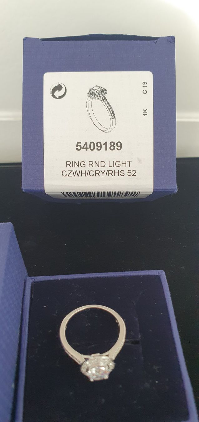 Swarovski Anelli: Ring Swarovski Gr. 52 = 16.5mm NEU – Nuovo e nell'imballaggio originale da Stansstad venduto da InStyle8 8