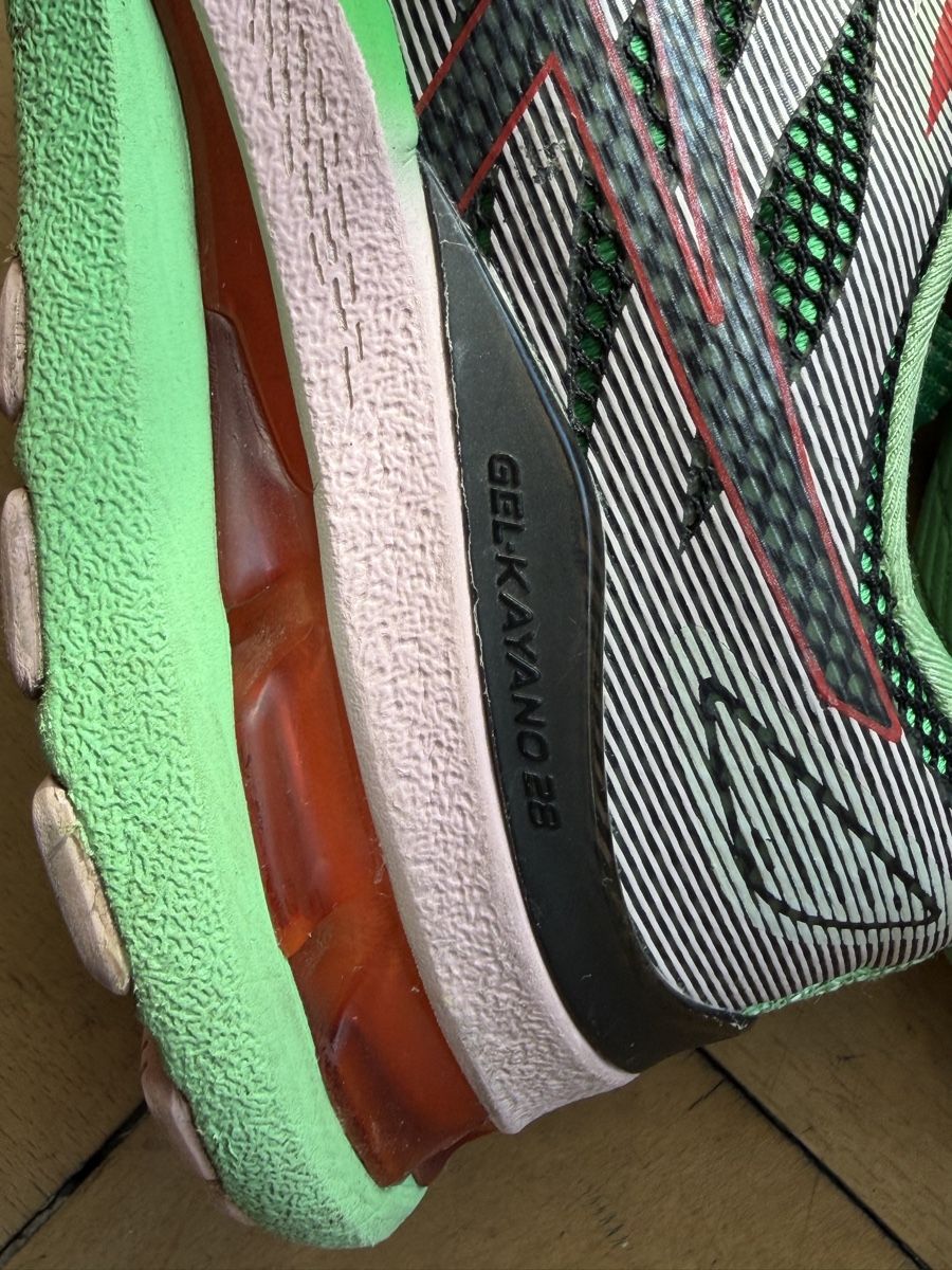 Asics Scarpe da uomo: asics turnschuhe gel kayano 28  – Usato da Zürich venduto da bellasofia 2