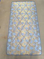 Bequeme Einzelmatratze mit edlem Brokat-Muster (Blau/Gold)