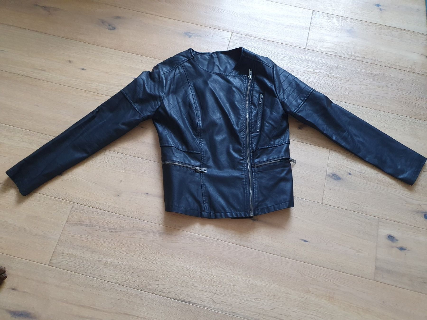 Giacche: Schwarze Kunstlederjacke, Damen, Gr. S, stylisch & cool – Usato da Jonen venduto da 69stelle 1