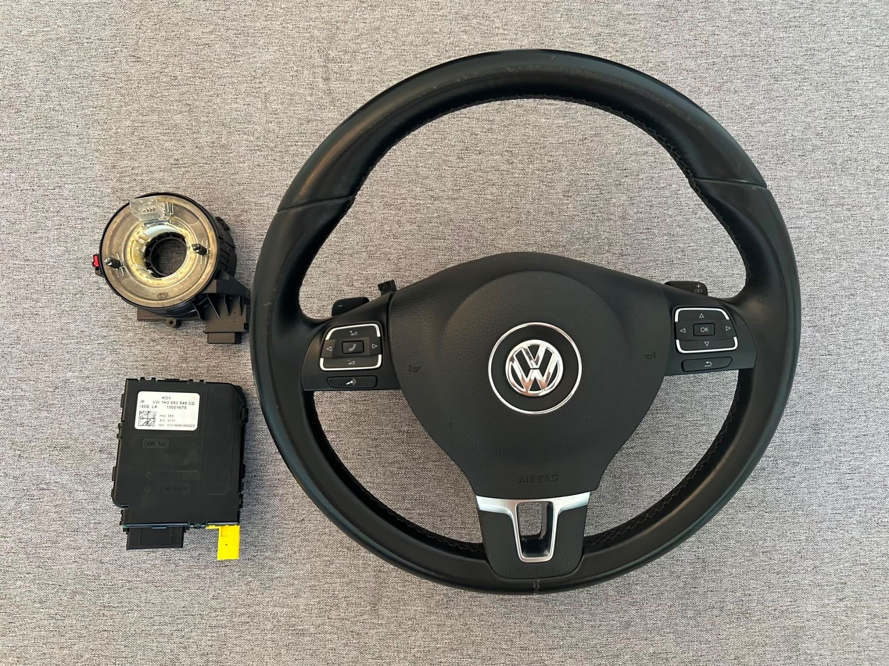 Volkswagen Tutti pezzi di ricambio auto: *VW Lenkrad-Kit*  Original Volkswagen – Usato da Bern venduto da and_b6dn