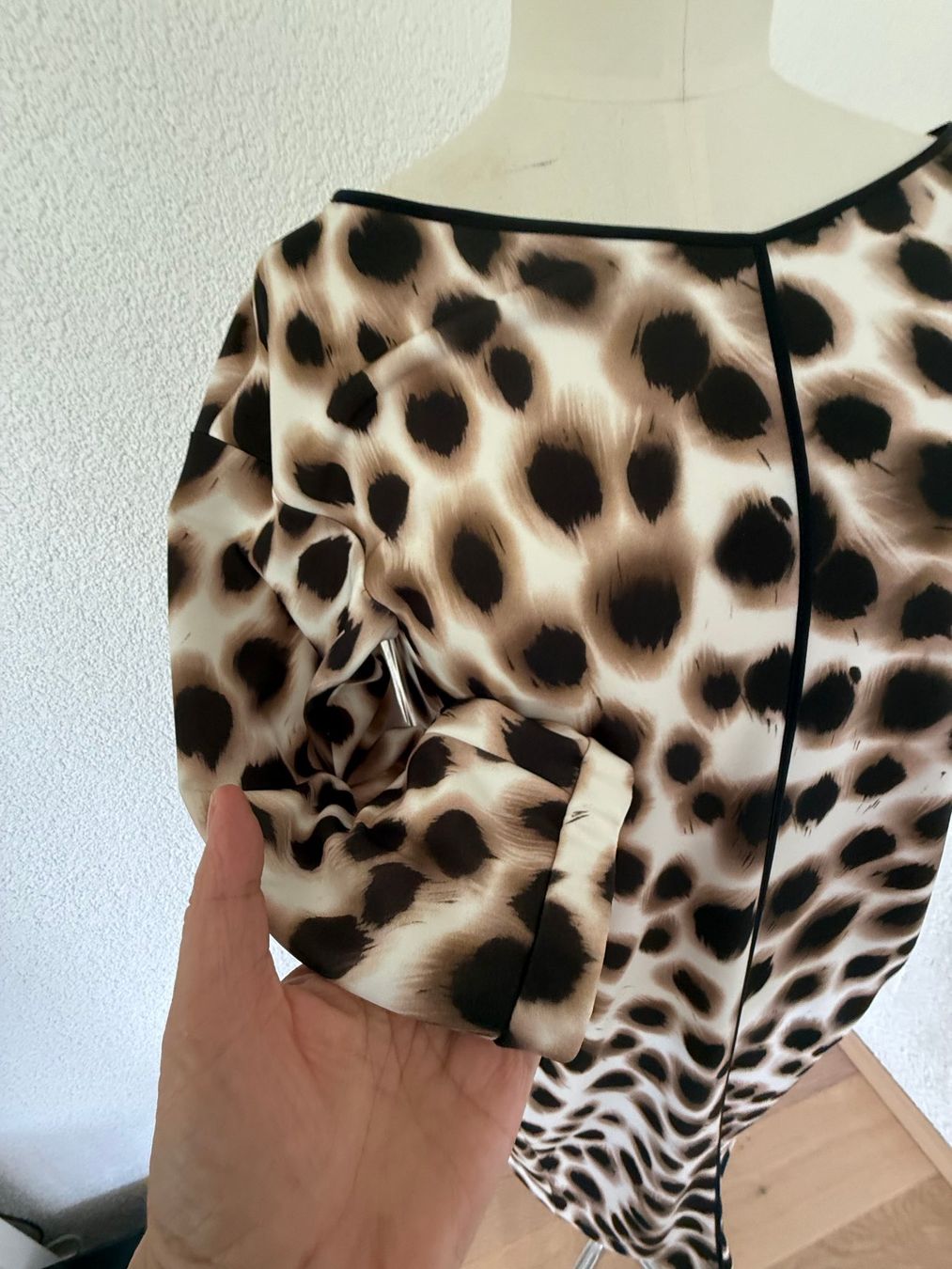 Marc Cain Kleider: Marc Cain Kleid Grösse 40 Leoprint – Gebraucht aus Kirchdorf AG von coco123 1