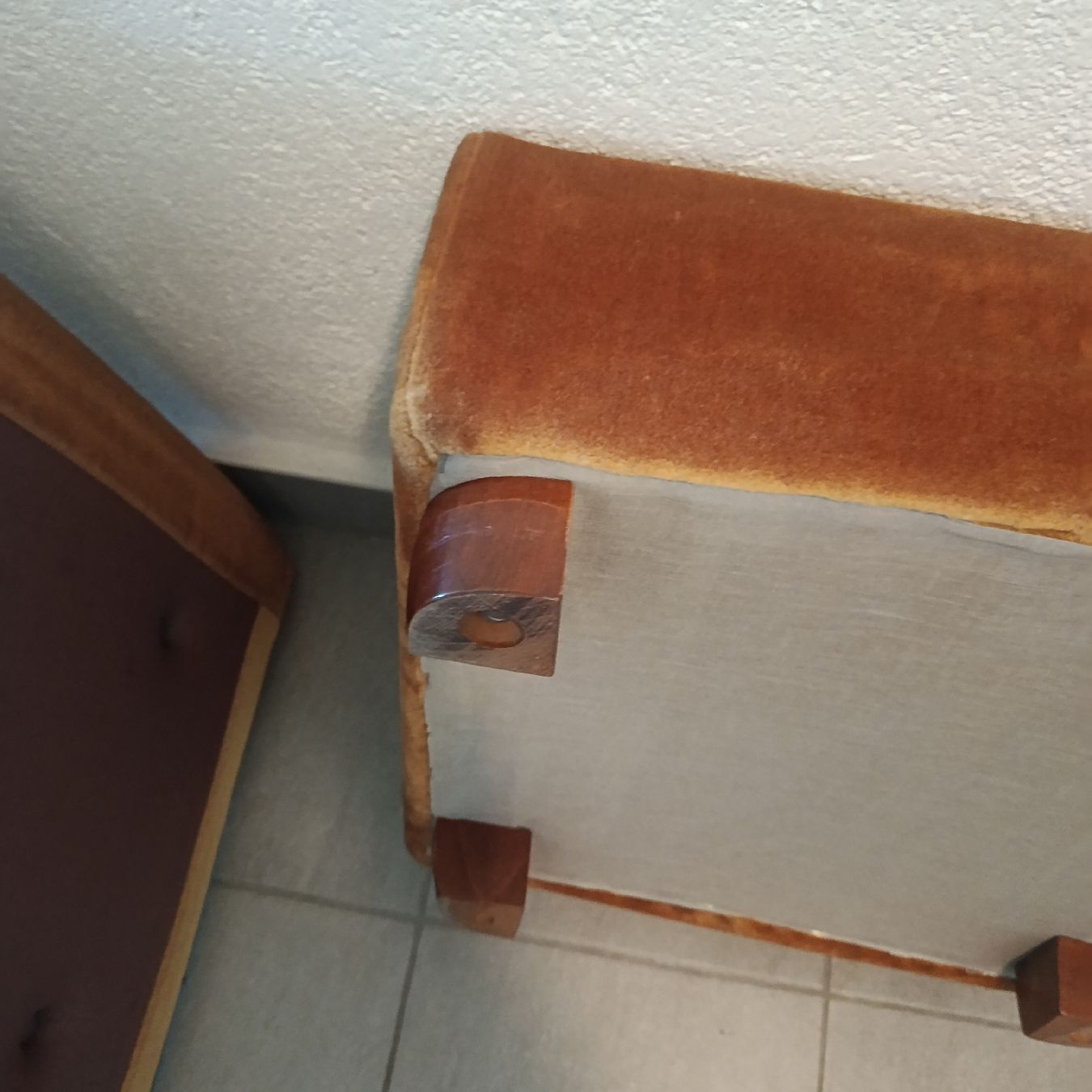 Sgabelli: pouf  en velour – Usato da La chaux de fonds venduto da ton_79f7 6