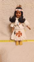 Indianerpuppe mit Fransenkleid und Schmuck  USA