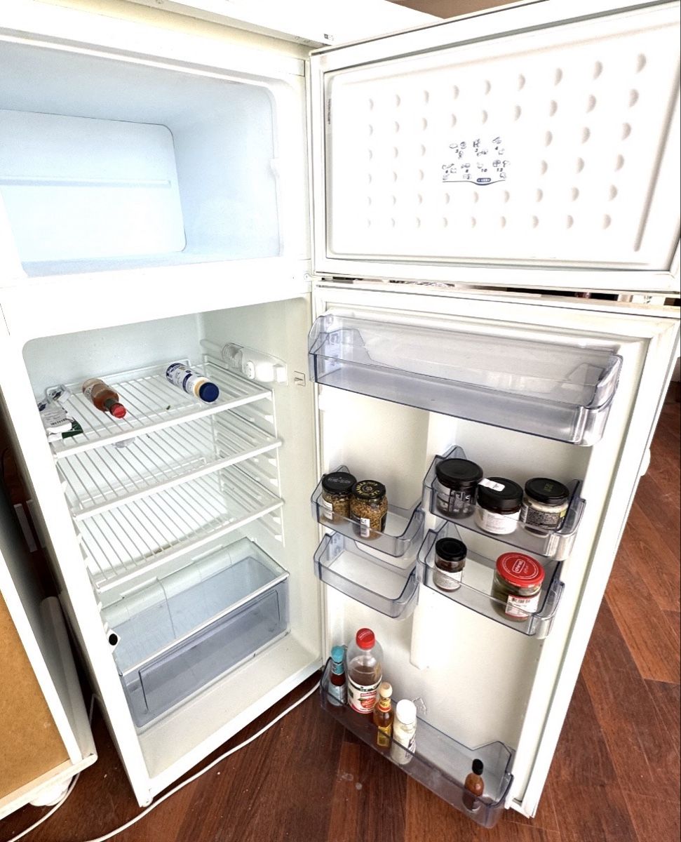 Kühlschrank: Réfrigérateur Pro Line – Gebraucht aus Clarens von lollipop74 2