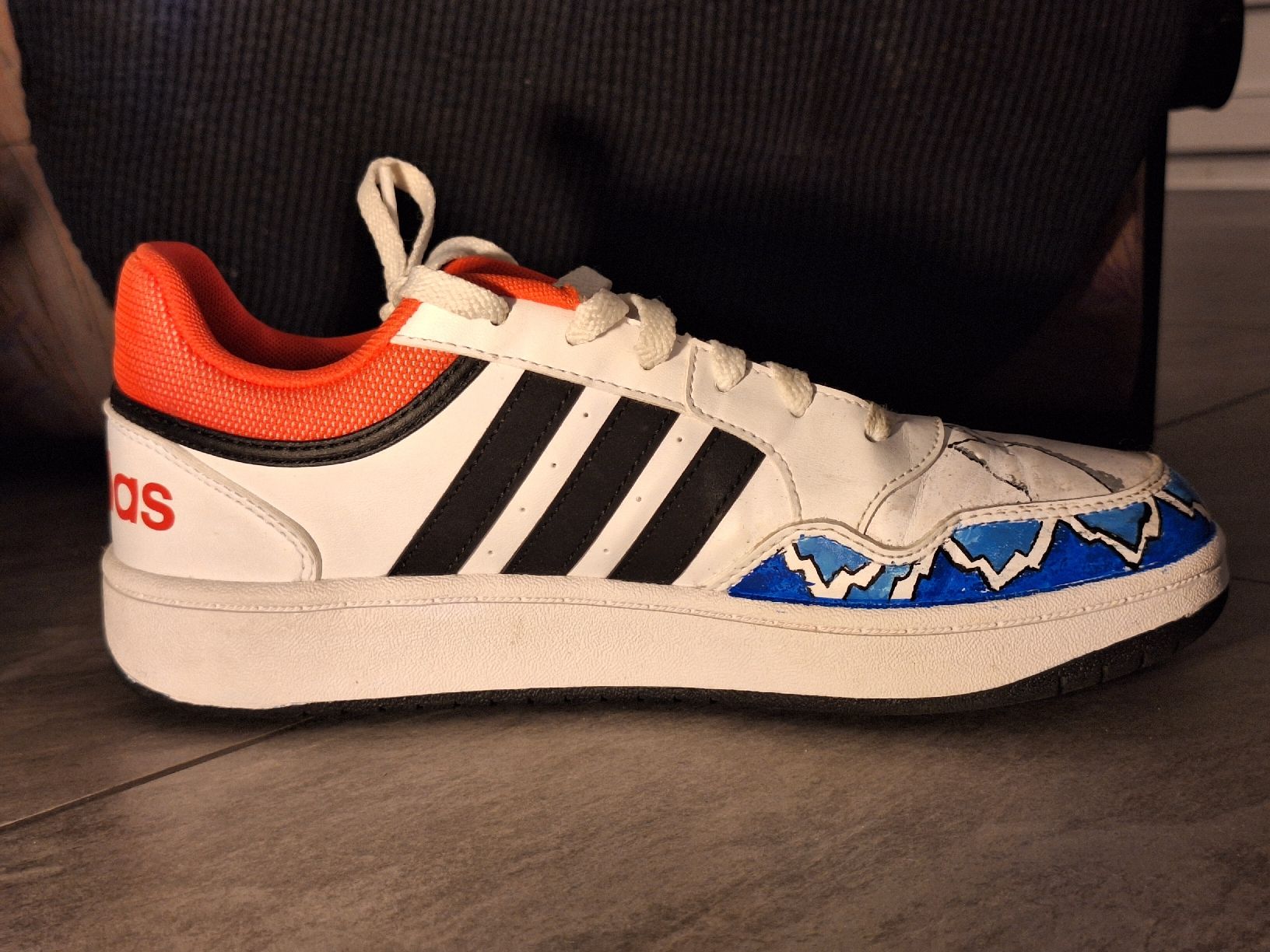 Adidas Scarpe per ragazzi: basket Adidas customisé garçon, taille 38 – Usato da Bursins venduto da Cdje 1