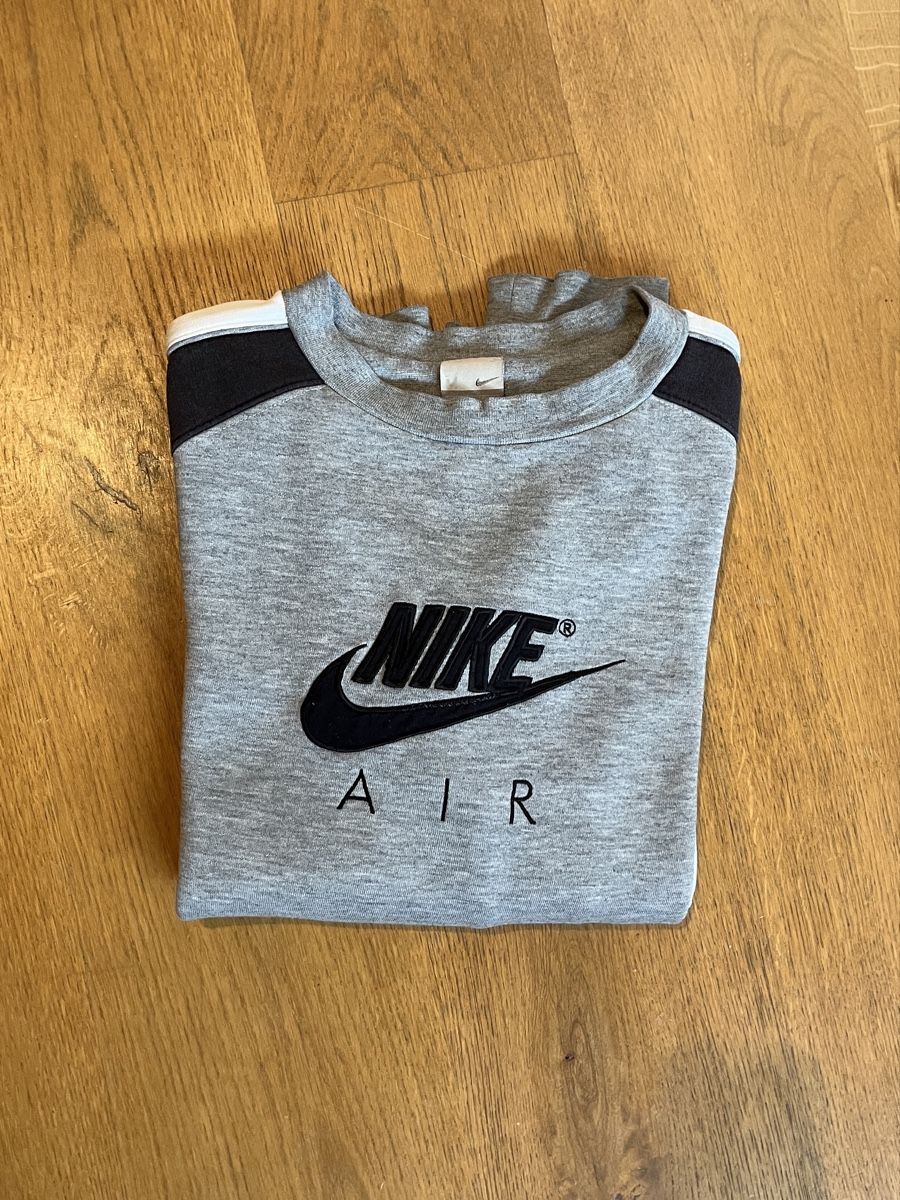 Nike Pullover & Sweatshirts: Vintage Nike Air Sweatshirt – Gebraucht aus Samedan von K7kgh 4