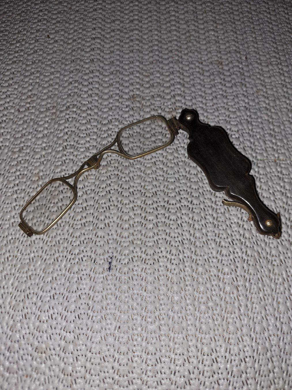 Occhiali & Lenti: Antike Brille mit Etui, aufklappbar – Usato da Kölliken venduto da Upcycling-by-Mc-TAM