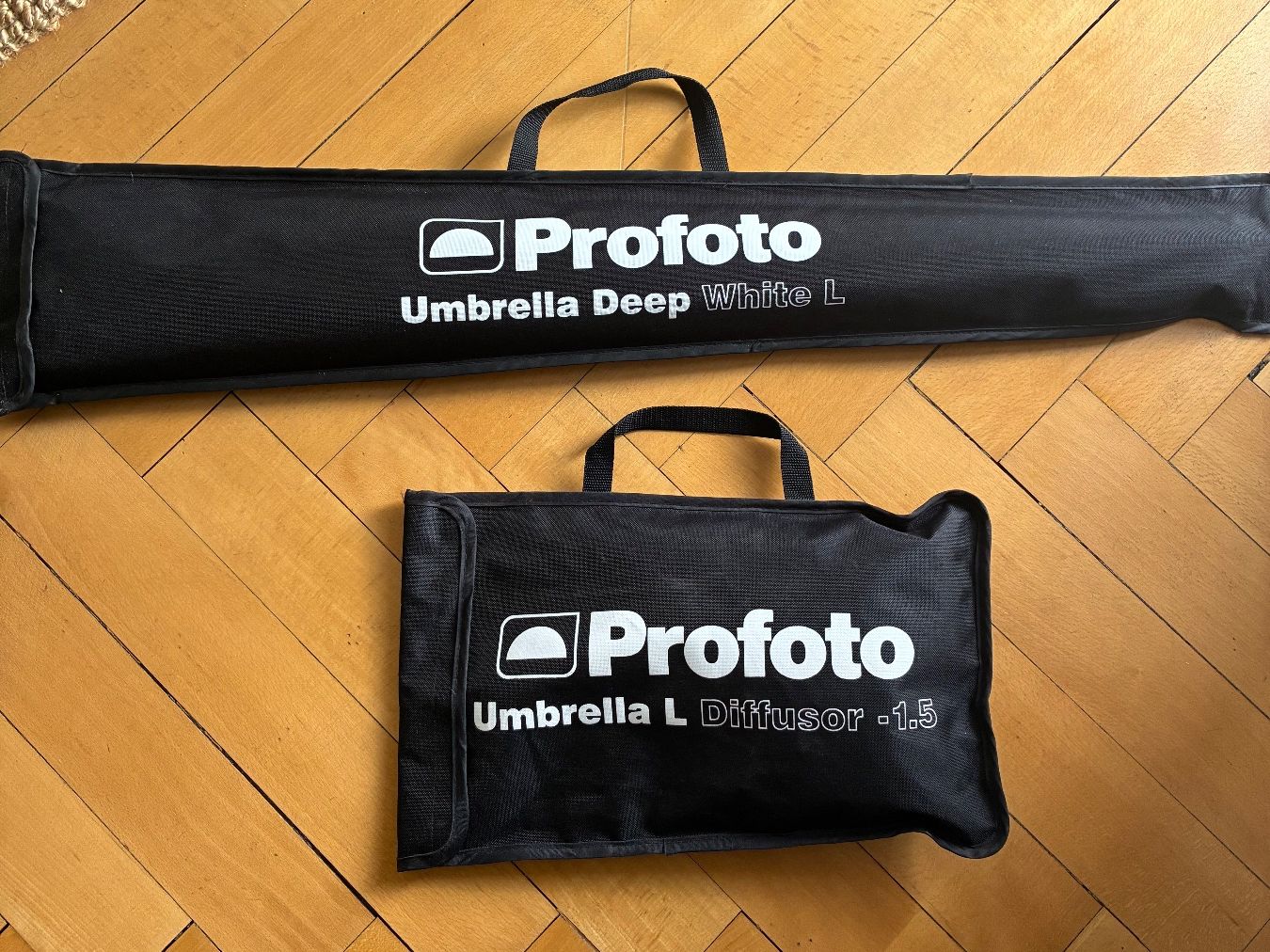 Diffusori di oli essenziali: Profoto Umbrella Deep White L mit Diffusor -1.5 – Usato da Fribourg venduto da waves55