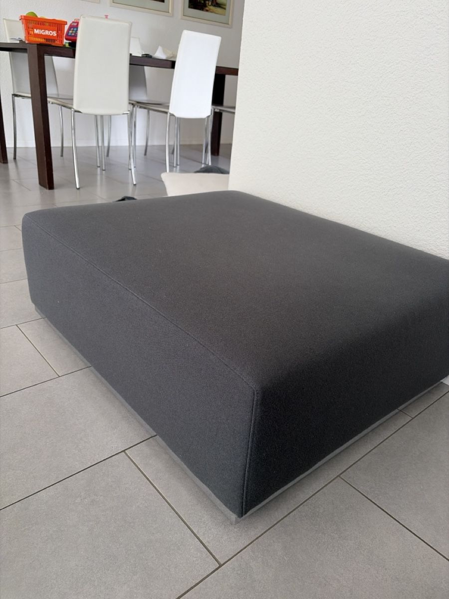 Interio Sgabelli: INTERIO Hocker Polsterhocker anthrazit Stoffbezug – Usato da Ostermundigen venduto da BestPrice_3072