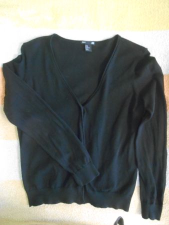 Strickjacke schwarz mit V-Ausschnitt Gr. M
