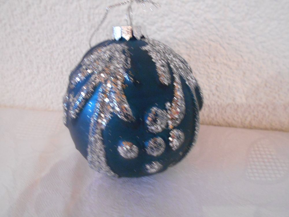neue Christbaumkugeln ( Durchmesser 8 cm ) Kaufen auf Ricardo