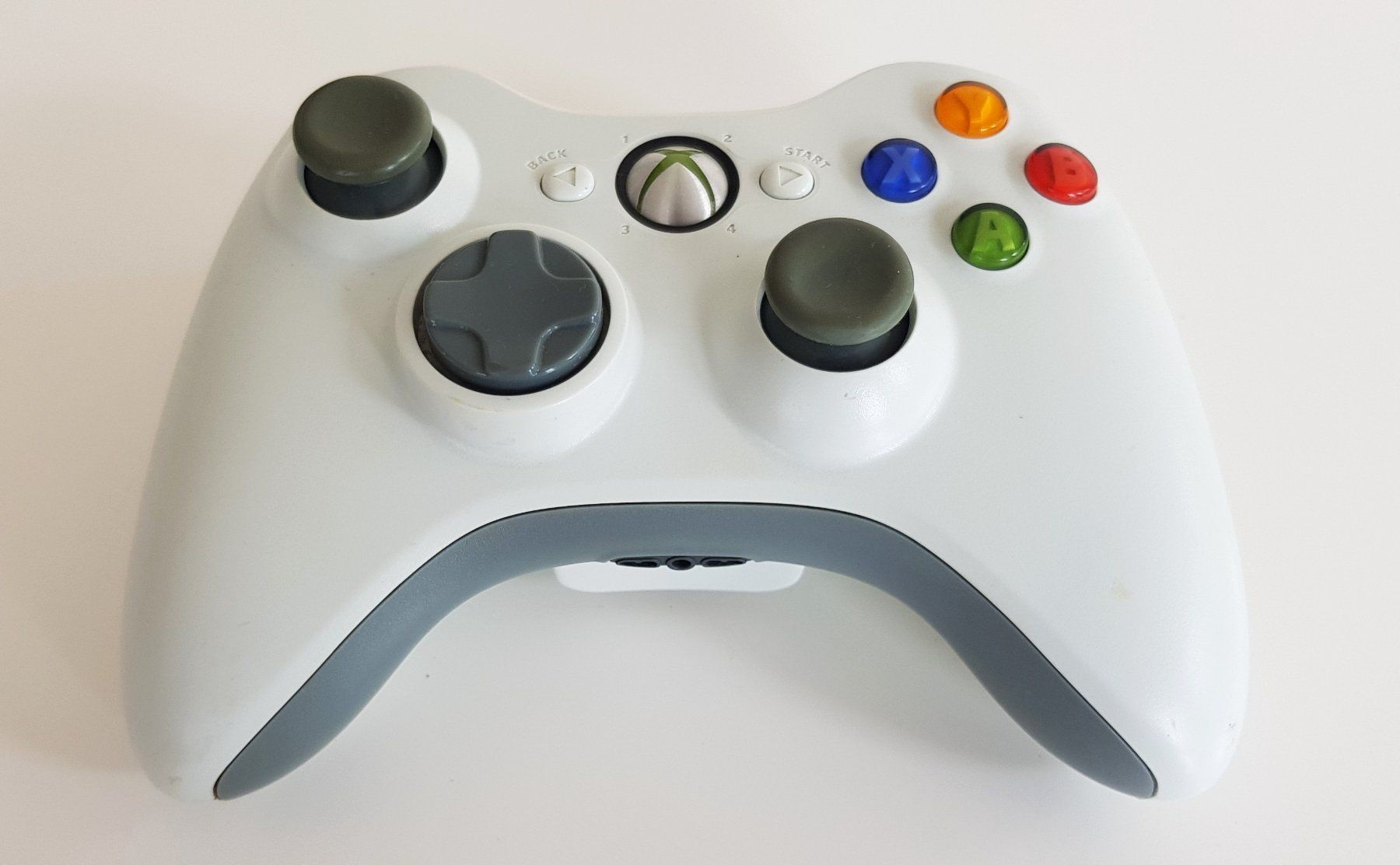 Manettes: Xbox 360 Controller - white – D'occasion à Oberglatt ZH par jawormmx