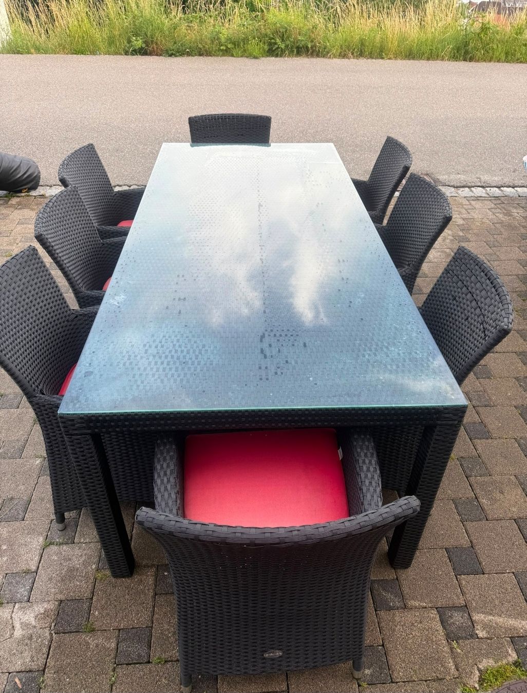 Viplounge Set di tavolo e panche: Gartentisch mit 8 Stühlen Rattangeflecht Glasplatte – Usato da Trimbach venduto da dia_nv9g 1
