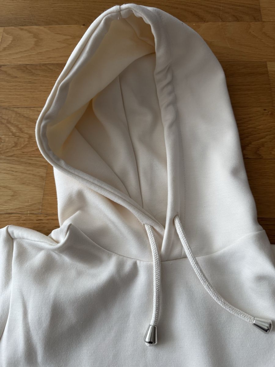 Pullover & Sweatshirts: Weisser Hoodie mit Rüschen – Neu (gemäss Beschreibung) aus Beringen von ste_bh8w 2