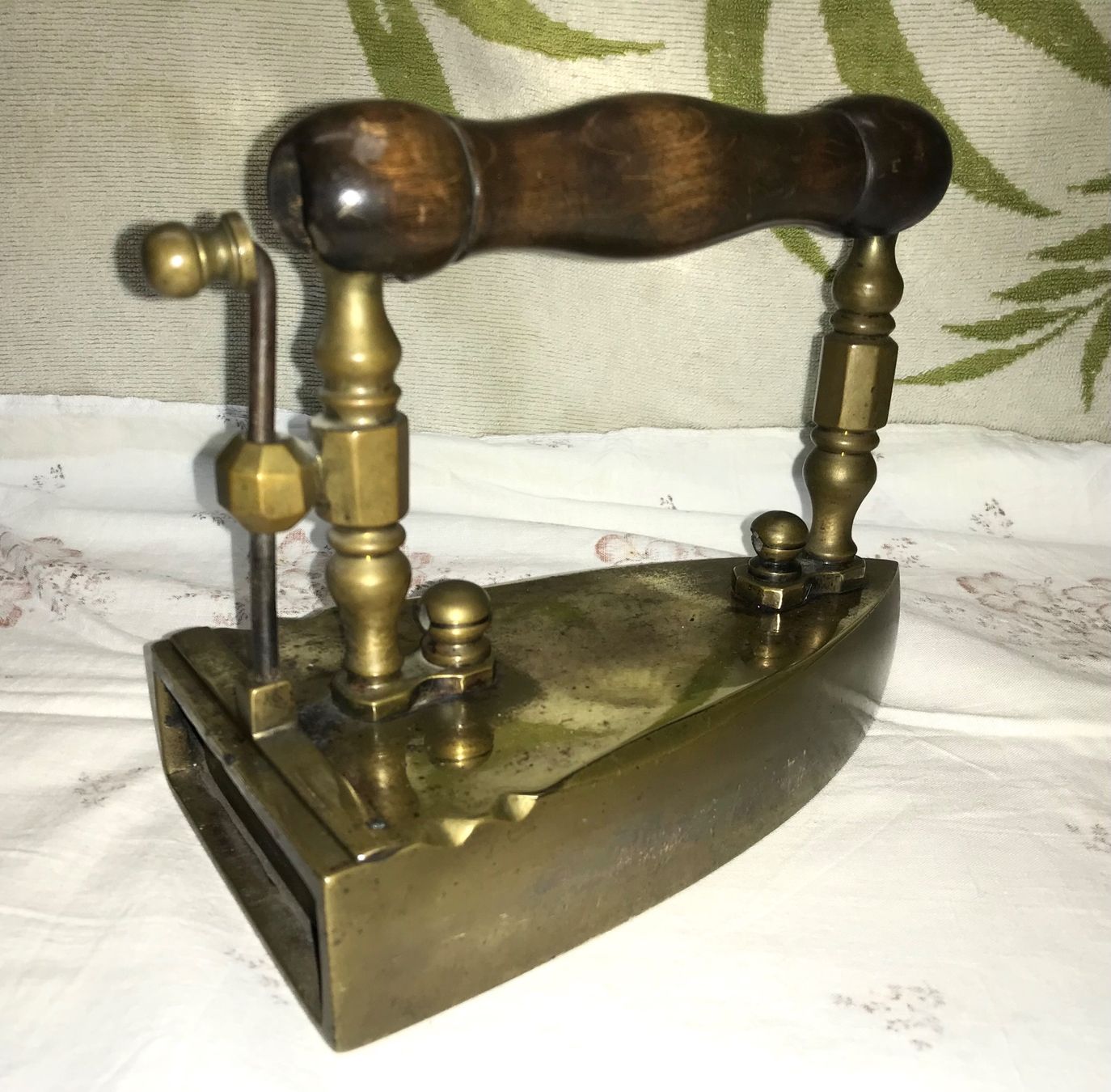 Ferri da stiro: Dekoratives Biedermeier Bügeleisen, original, – Usato da Füllinsdorf venduto da unda2 4