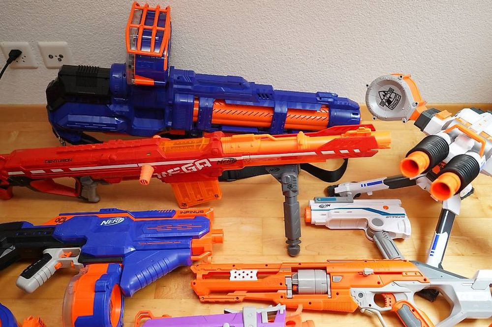 Good GROSSE NERF-SAMMLUNG