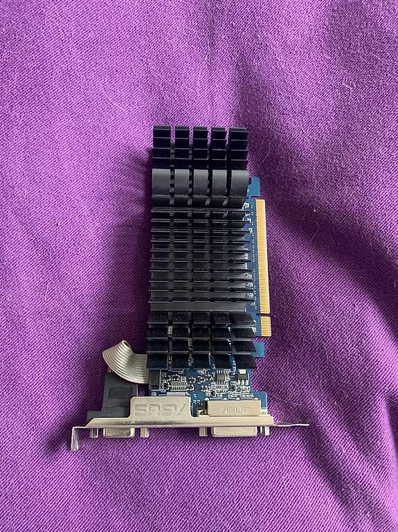 Schede grafiche: Carte graphique ASUS GT620 – Usato da Cossonay-Ville venduto da BRick73