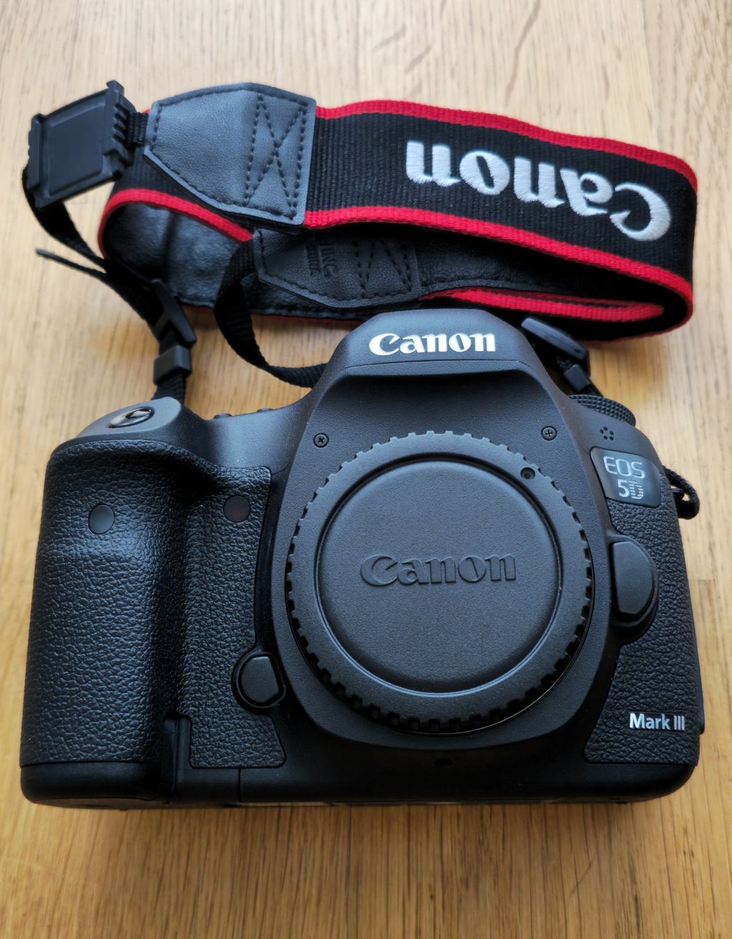 Canon Appareil photo: Canon EOS 5D Mark III inkl. Battery Grip & Blitzgerät – D'occasion à Aarau par kau_t8lb