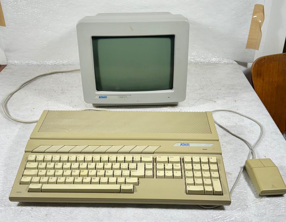 Vintage Atari 1040 ST mit Monitor SM124 | Kaufen auf Ricardo