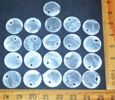 Anhänger Set K-1118 – 21 Stück Weisses Perlmutter – 15x15mm