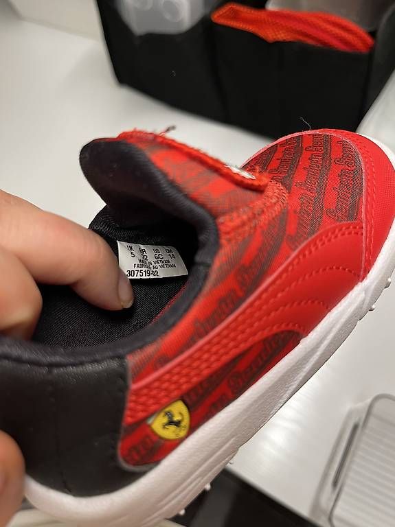 Scarpe per ragazzi: Puma Turnschuhe Ferrari Design Grösse 22 – Usato da Filisur venduto da Folle74 2