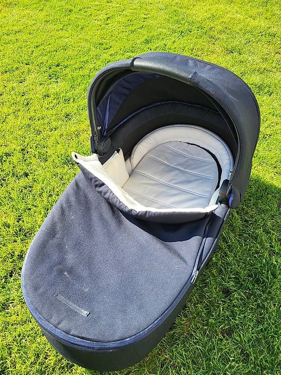 Kinderwagen: Cybex Priam Lux Carry Cot Babyschale – Gebraucht aus Ebikon von Linkus