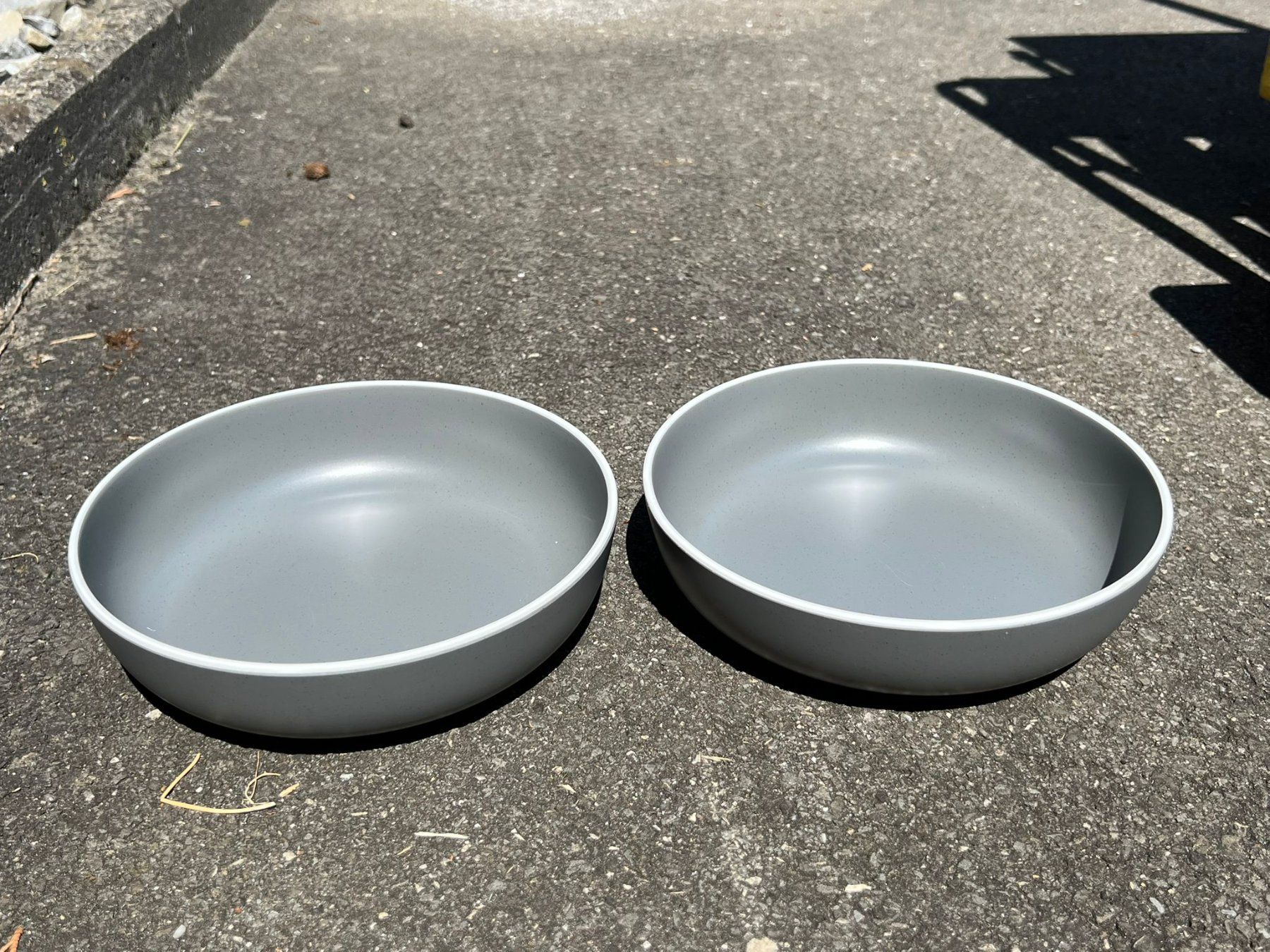 Set di piatti: Camper Geschirrset mit Besteck und Gläser – Usato da Meggen venduto da Herkules 4