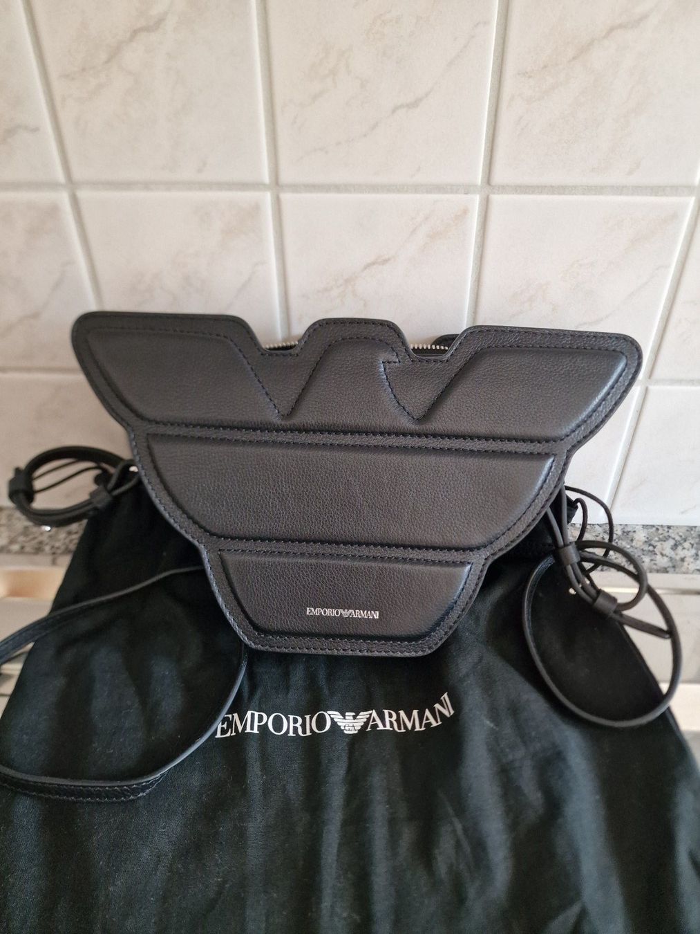 Armani Taschen für Damen: Emporio Armani Tasche NEU – Neu und originalverpackt aus Zürich von Emendez