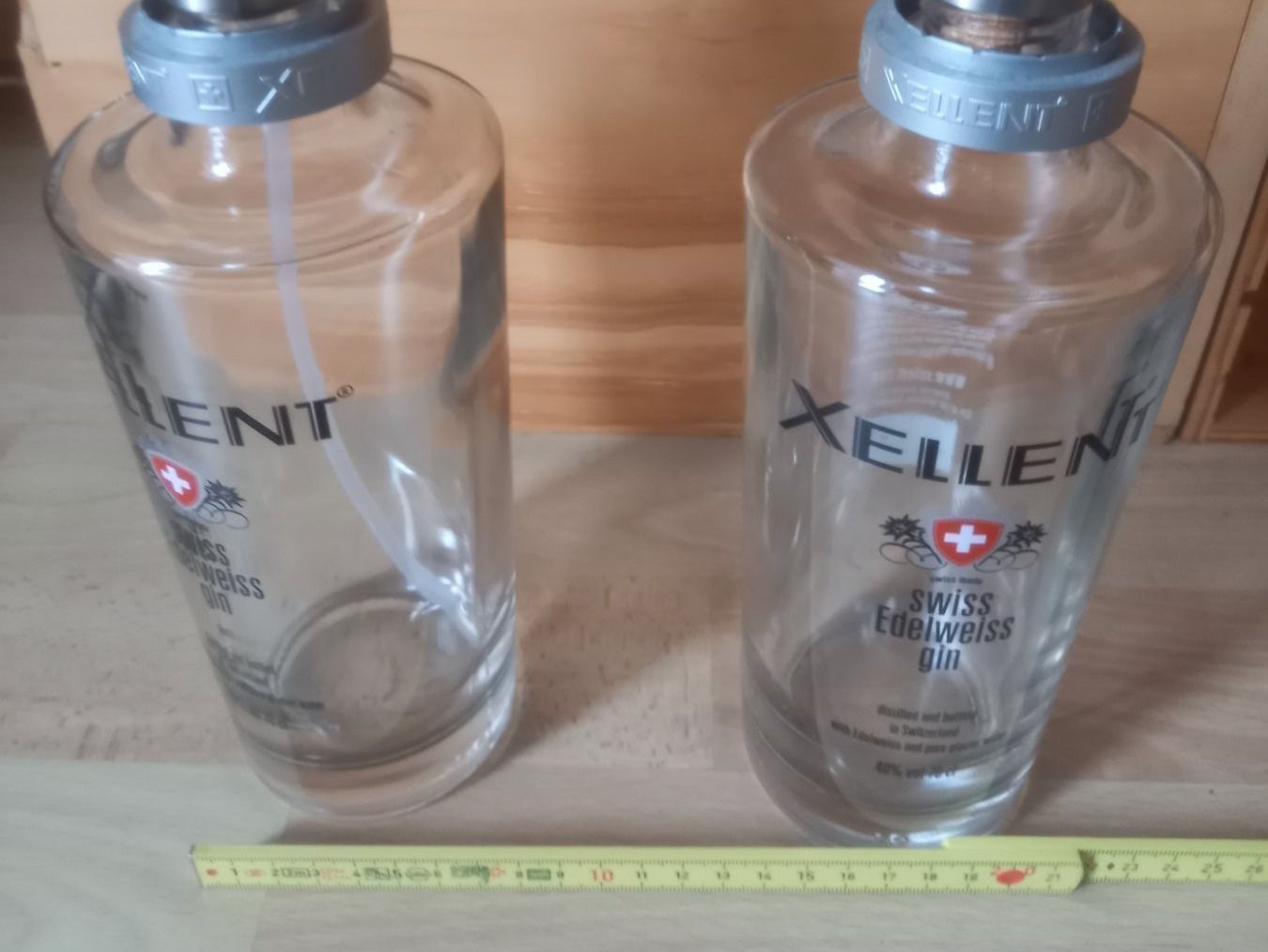 Flacons: Lot Flacon Seifendispenser oder für Handdesinfektionsmittel – Gebraucht aus Adliswil von cha_fq9f 6