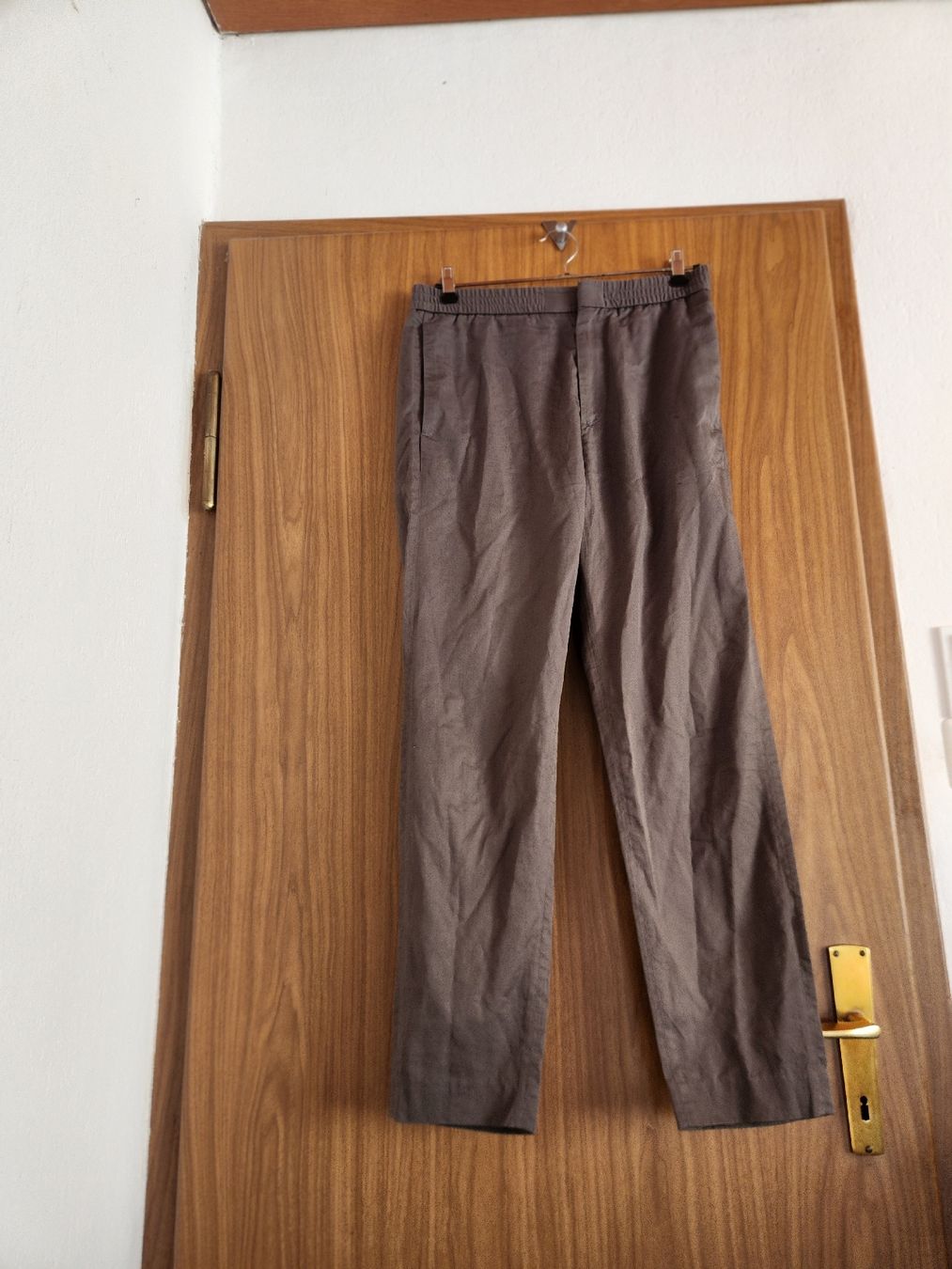 Cos Pantalons: Pantalon COS  kaki taille M  – D'occasion à Niedergösgen par Eva2410